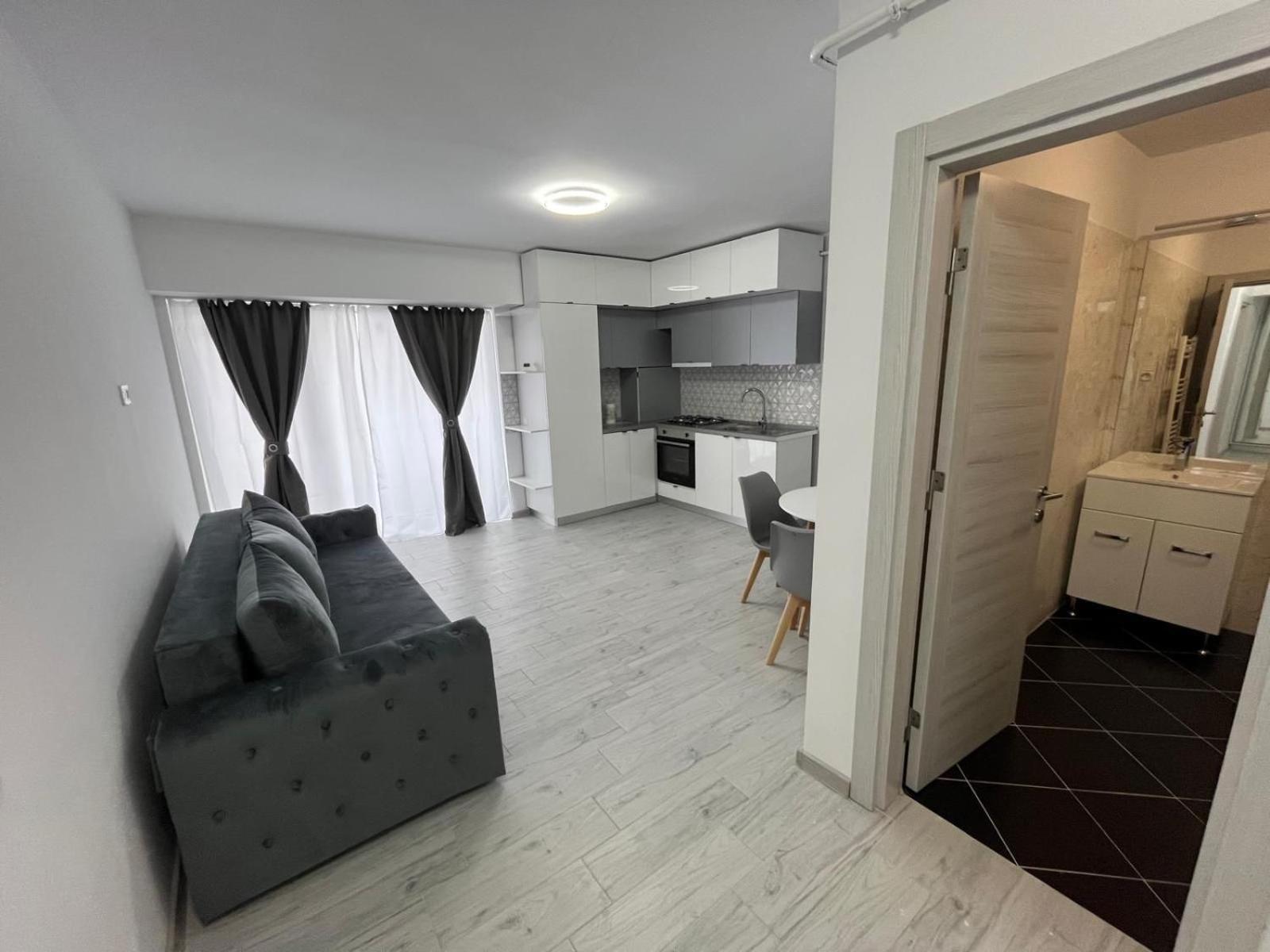 Luxy Apartment Craiova Exterior photo
